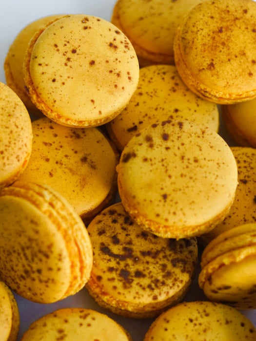 French Macarons Mango