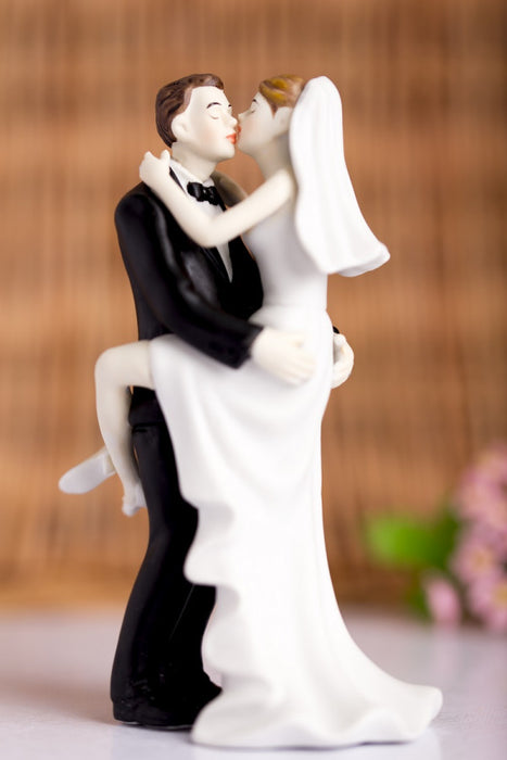 Wedding Cake Topper Kissing Couple